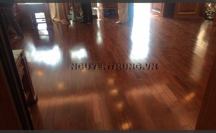 Sàn gỗ tự nhiên có những ưu điểm gì nổi bật ?